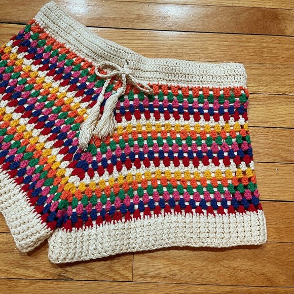 Aqua Bloomingdales Womens Boho Rainbow Stripe Crochet Shorts Size Medium M EUC - Picture 3 of 13